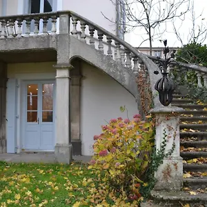 https://sur-la-colline.hotels-rhonealpes.com
